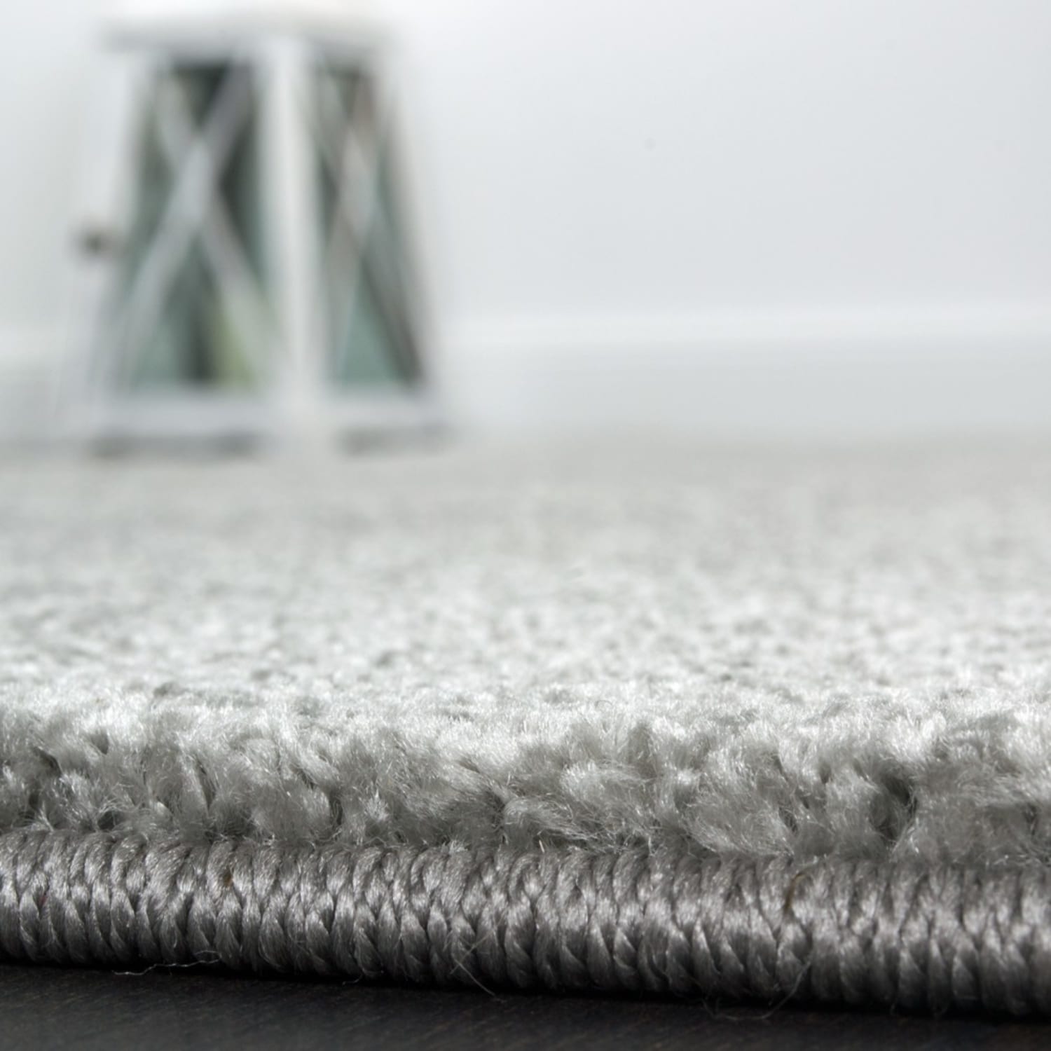 Brilliance 757 – minimalistisch, pflegeleicht, weicher Teppich
