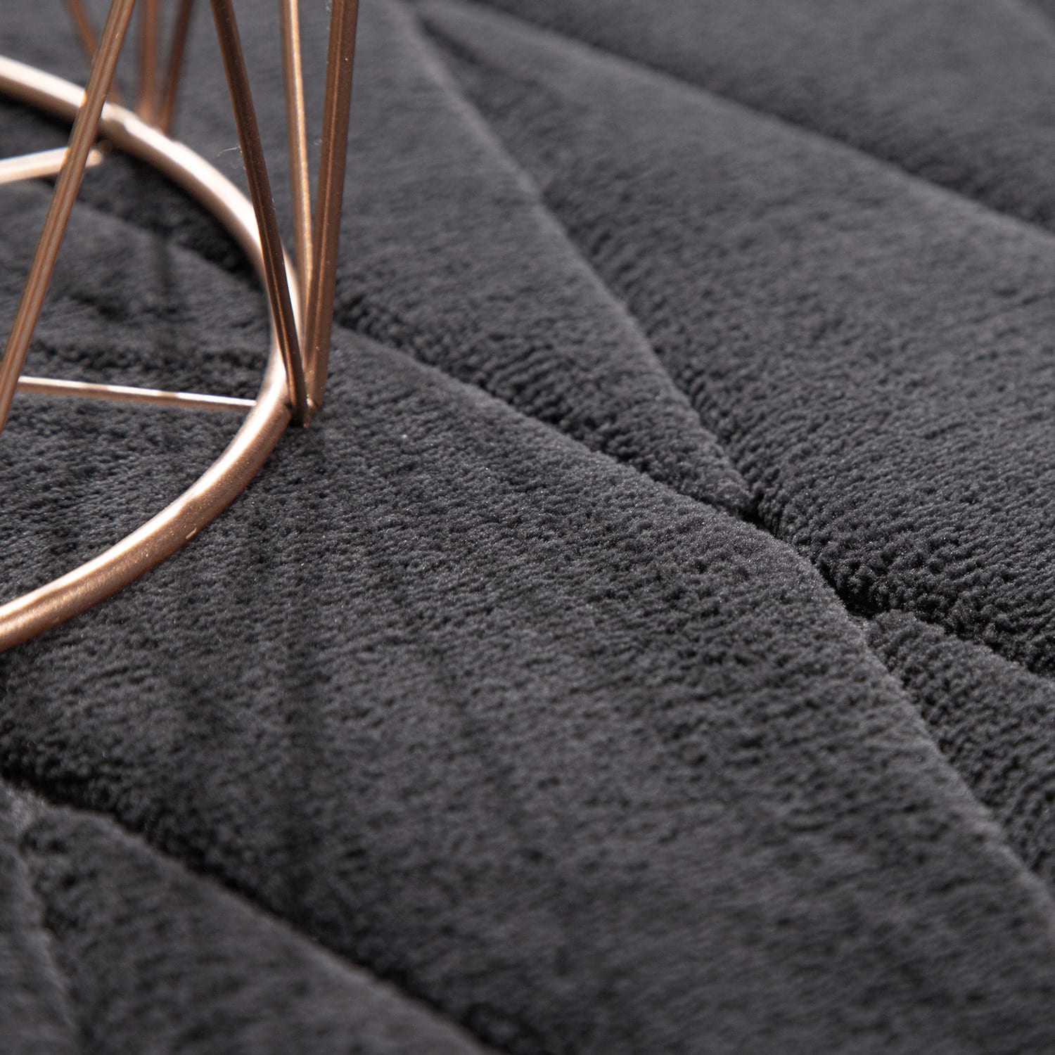 Corby 254 – modern, flacher Teppich