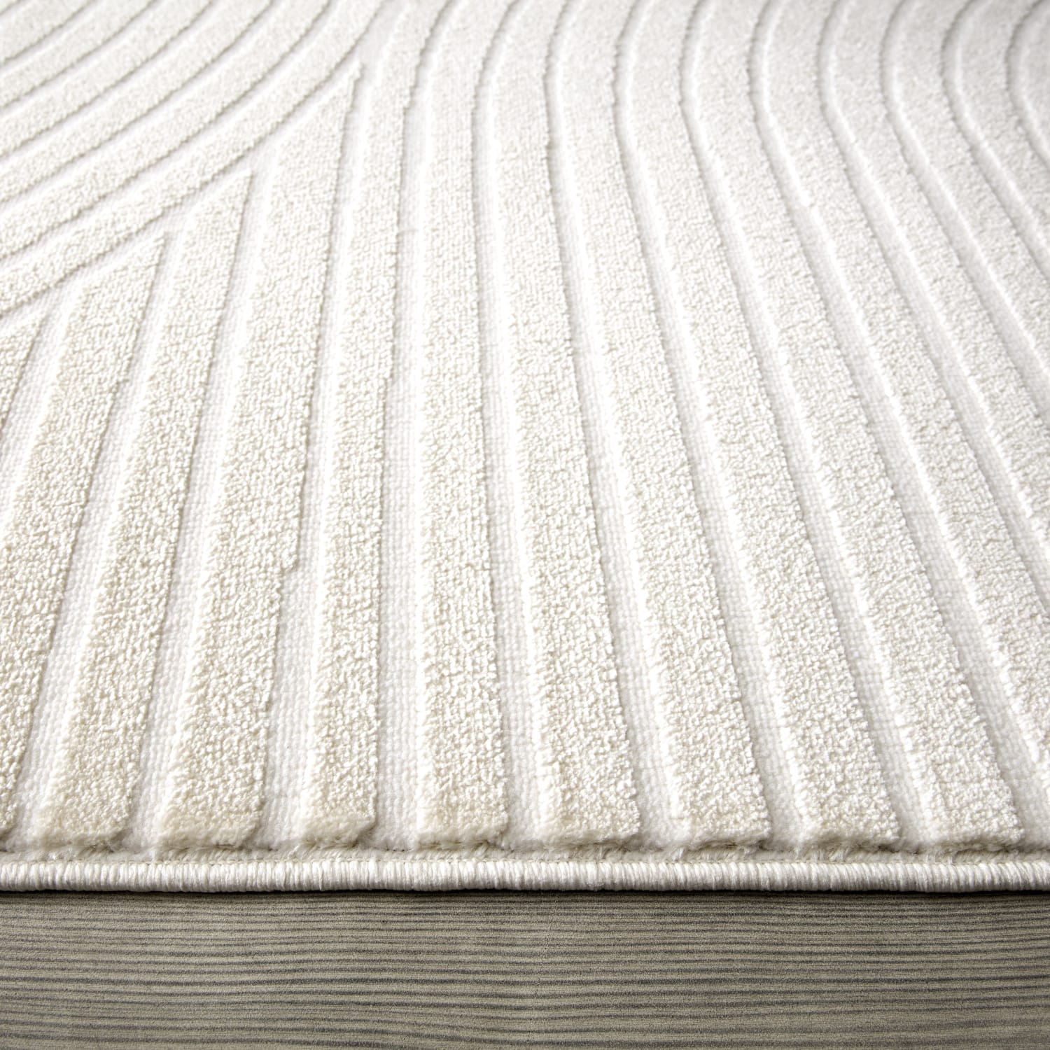 Luzern 651 – minimalistisch, pflegeleicht, weicher Teppich