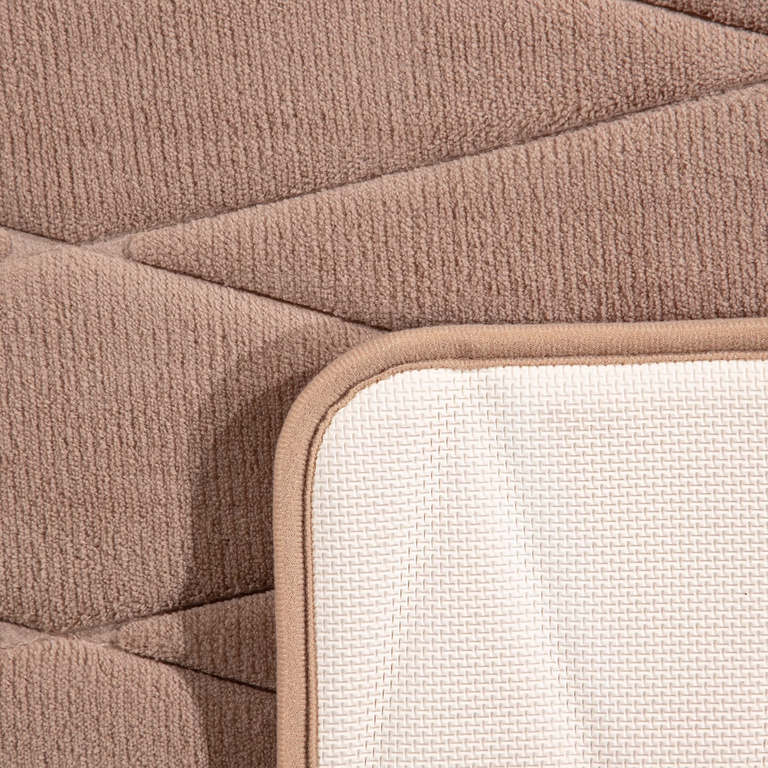 Corby 254 – modern, flacher Teppich
