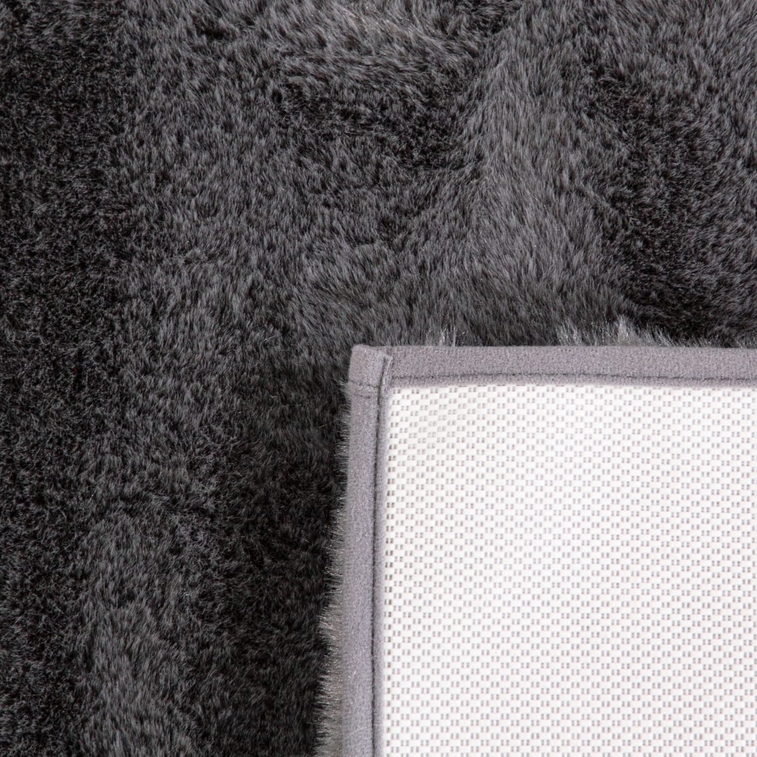 Comfy 340 – minimalistisch, pflegeleicht, sehr weicher Teppich